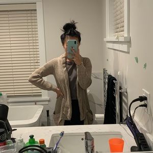 Knit cardigan with pockets